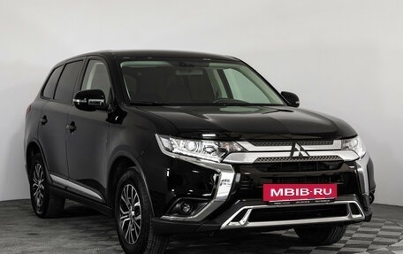 Mitsubishi Outlander III рестайлинг 3, 2018 год, 2 299 000 рублей, 3 фотография