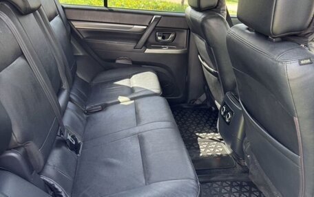 Mitsubishi Pajero IV, 2014 год, 2 750 000 рублей, 14 фотография
