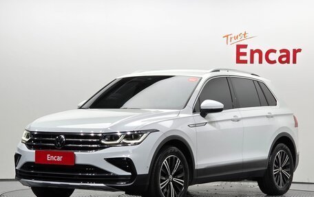 Volkswagen Tiguan II, 2023 год, 3 470 000 рублей, 1 фотография