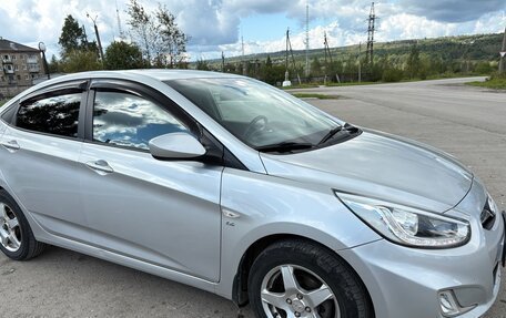 Hyundai Solaris II рестайлинг, 2014 год, 999 000 рублей, 3 фотография