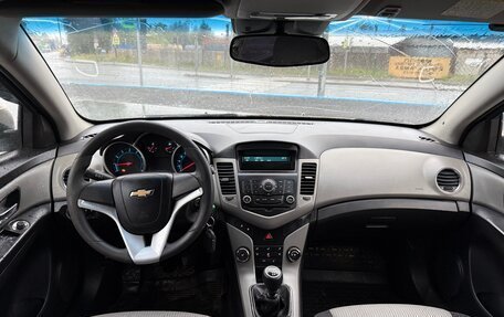 Chevrolet Cruze II, 2011 год, 320 000 рублей, 10 фотография