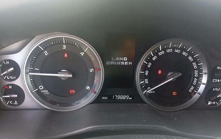 Toyota Land Cruiser 200, 2019 год, 6 189 000 рублей, 4 фотография
