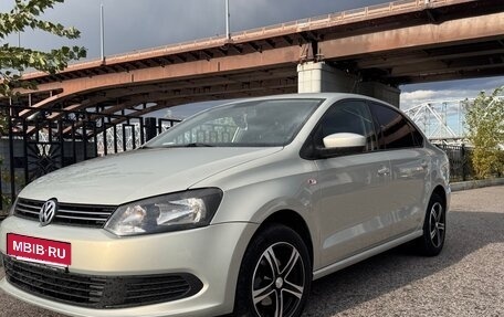 Volkswagen Polo VI (EU Market), 2011 год, 650 000 рублей, 1 фотография