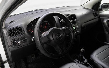 Volkswagen Polo VI (EU Market), 2014 год, 600 000 рублей, 10 фотография