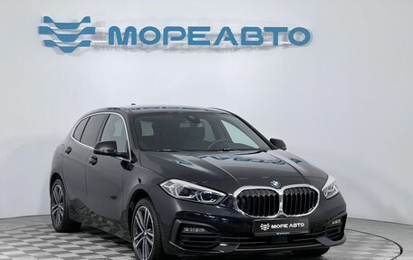 BMW 1 серия, 2020 год, 2 100 000 рублей, 3 фотография