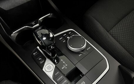 BMW 1 серия, 2020 год, 2 100 000 рублей, 16 фотография