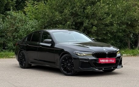 BMW 5 серия, 2021 год, 3 880 000 рублей, 2 фотография
