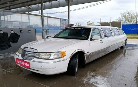 Lincoln Town Car III рестайлинг, 1999 год, 350 000 рублей, 12 фотография
