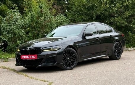 BMW 5 серия, 2021 год, 3 880 000 рублей, 3 фотография