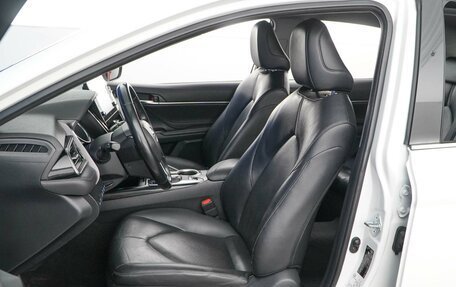 Toyota Camry, 2022 год, 3 045 000 рублей, 10 фотография