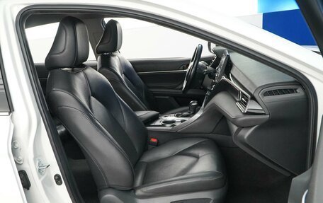 Toyota Camry, 2022 год, 3 045 000 рублей, 8 фотография
