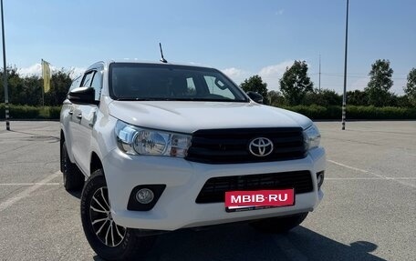 Toyota Hilux VIII, 2019 год, 3 500 000 рублей, 1 фотография