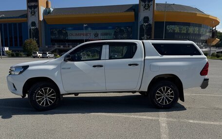 Toyota Hilux VIII, 2019 год, 3 500 000 рублей, 5 фотография