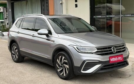 Volkswagen Tiguan II, 2023 год, 1 860 000 рублей, 1 фотография