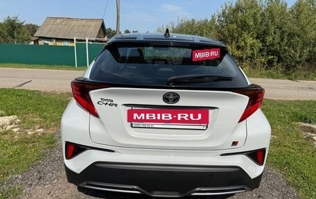Toyota C-HR I рестайлинг, 2021 год, 2 800 000 рублей, 9 фотография