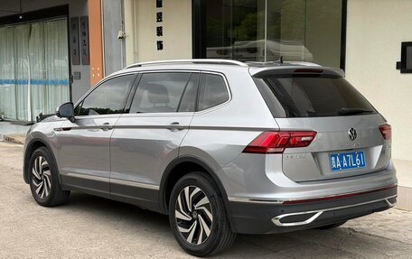 Volkswagen Tiguan II, 2023 год, 1 860 000 рублей, 4 фотография
