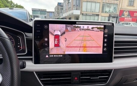 Volkswagen Tiguan II, 2023 год, 1 860 000 рублей, 13 фотография