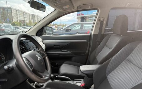 Mitsubishi Outlander III рестайлинг 3, 2014 год, 1 351 000 рублей, 10 фотография