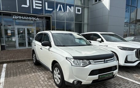 Mitsubishi Outlander III рестайлинг 3, 2014 год, 1 351 000 рублей, 3 фотография