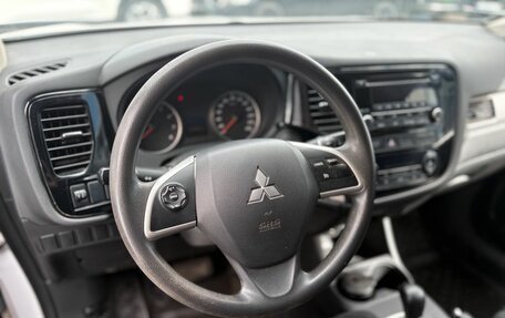Mitsubishi Outlander III рестайлинг 3, 2014 год, 1 351 000 рублей, 11 фотография