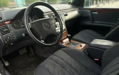 Mercedes-Benz E-Класс, 1998 год, 700 000 рублей, 7 фотография