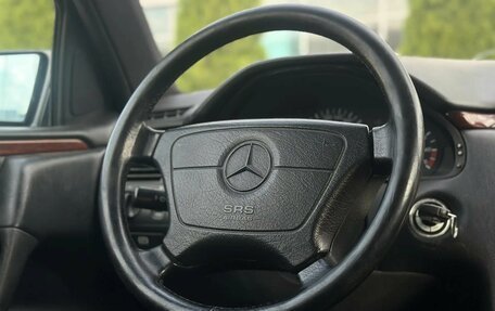 Mercedes-Benz E-Класс, 1998 год, 700 000 рублей, 10 фотография