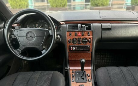 Mercedes-Benz E-Класс, 1998 год, 700 000 рублей, 8 фотография