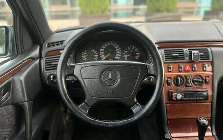 Mercedes-Benz E-Класс, 1998 год, 700 000 рублей, 9 фотография