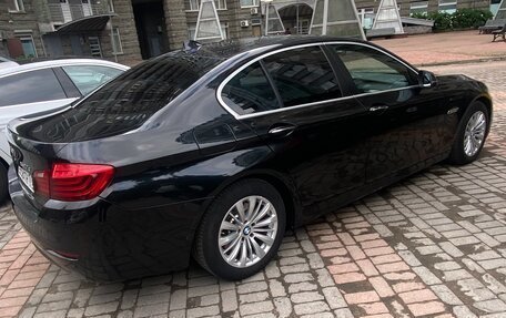 BMW 5 серия, 2014 год, 1 950 000 рублей, 2 фотография