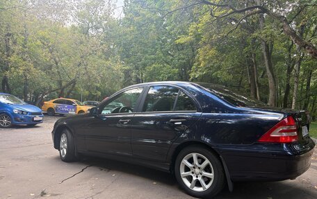 Mercedes-Benz C-Класс, 2006 год, 550 000 рублей, 3 фотография