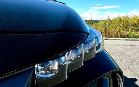 Toyota Prius IV XW50, 2017 год, 2 150 000 рублей, 8 фотография