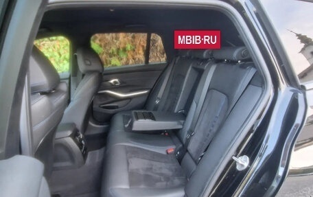 BMW 3 серия, 2023 год, 3 990 000 рублей, 16 фотография
