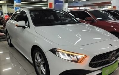 Mercedes-Benz A-Класс, 2022 год, 2 300 000 рублей, 1 фотография