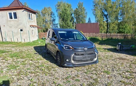 Toyota Sienta, 2023 год, 1 440 000 рублей, 4 фотография