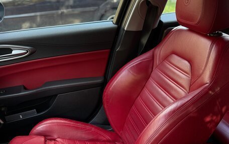 Alfa Romeo Giulia II, 2017 год, 2 650 000 рублей, 11 фотография