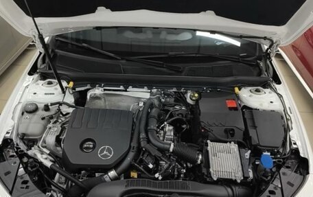 Mercedes-Benz A-Класс, 2022 год, 2 300 000 рублей, 20 фотография