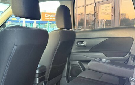 Mitsubishi Outlander III рестайлинг 3, 2016 год, 1 450 000 рублей, 4 фотография