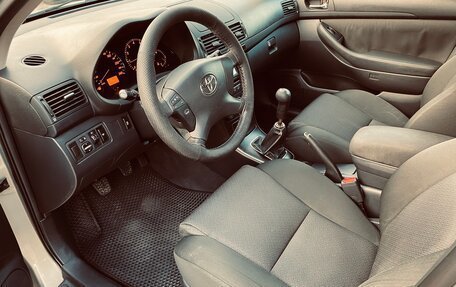 Toyota Avensis III рестайлинг, 2007 год, 850 000 рублей, 23 фотография