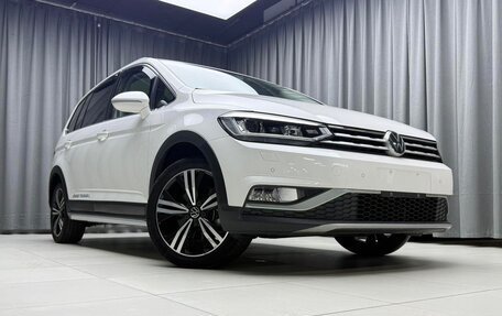 Volkswagen Touran III, 2023 год, 1 520 000 рублей, 2 фотография