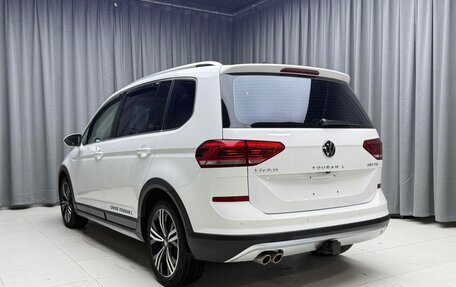 Volkswagen Touran III, 2023 год, 1 520 000 рублей, 5 фотография