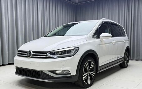 Volkswagen Touran III, 2023 год, 1 520 000 рублей, 4 фотография