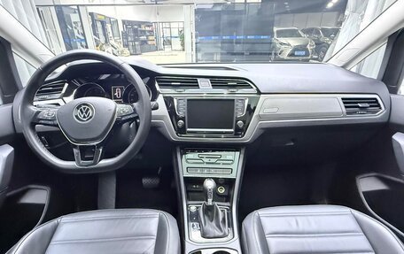 Volkswagen Touran III, 2023 год, 1 520 000 рублей, 14 фотография