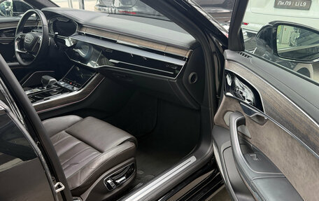 Audi A8, 2018 год, 5 800 000 рублей, 24 фотография