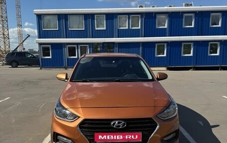 Hyundai Solaris II рестайлинг, 2018 год, 1 300 000 рублей, 1 фотография