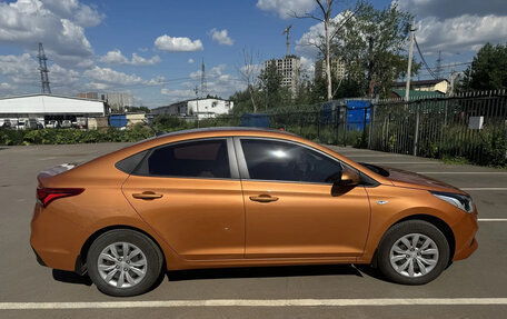 Hyundai Solaris II рестайлинг, 2018 год, 1 300 000 рублей, 3 фотография
