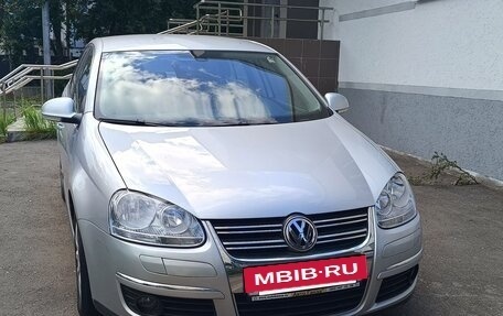 Volkswagen Jetta VI, 2008 год, 815 000 рублей, 3 фотография