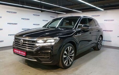 Volkswagen Touareg III, 2018 год, 3 593 850 рублей, 1 фотография