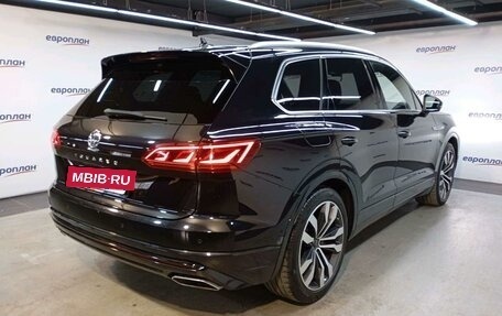Volkswagen Touareg III, 2018 год, 3 593 850 рублей, 3 фотография