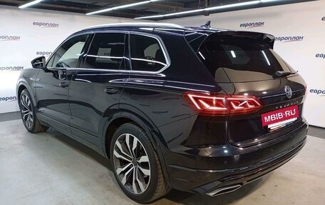 Volkswagen Touareg III, 2018 год, 3 593 850 рублей, 4 фотография