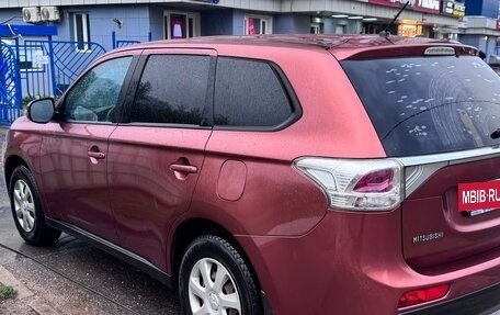 Mitsubishi Outlander III рестайлинг 3, 2012 год, 1 050 000 рублей, 2 фотография